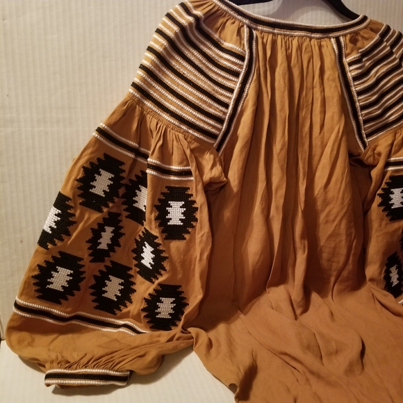 Luxe by Style Keepers Aztec Balloon Sleeves Tunic Top Size Free - Picture 5 of 14